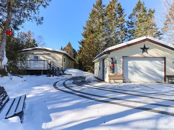 15 Mallette Rd, Saint John, NB E2N 1G4