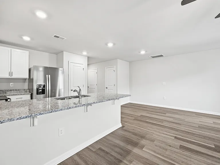 604 Golden Resin Rd — Photo 5