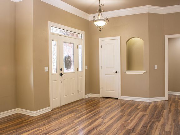 2nd image of 1003 Hope Cir