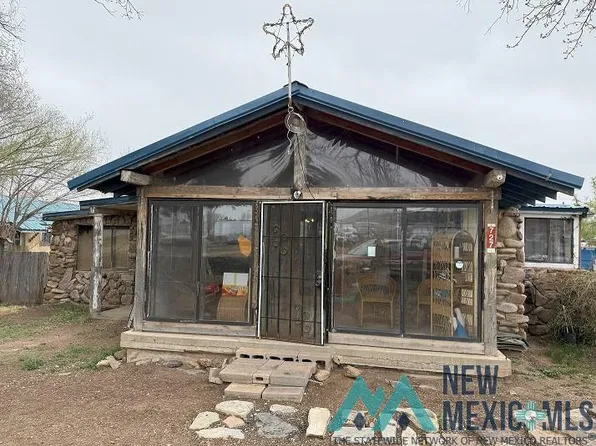 727 Dora Celeste Dr, Las Vegas, NM 87701