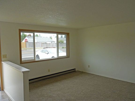 4th image of 13415 NE 76th St