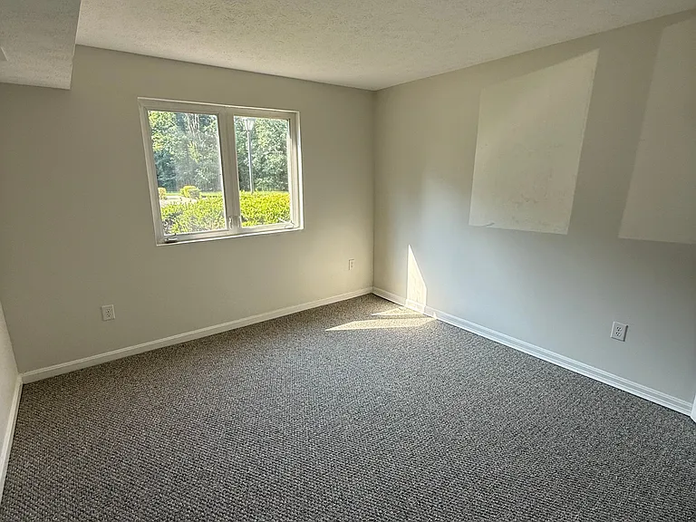22028 Oxford Court — Photo 7