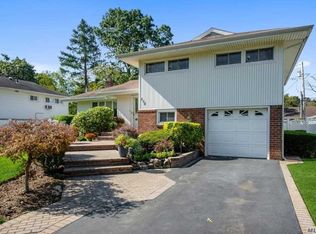 772 Park Ln, East Meadow, NY 11554