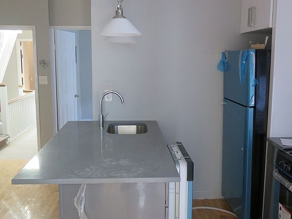 2nd image of 1601 Park Pl APT 4