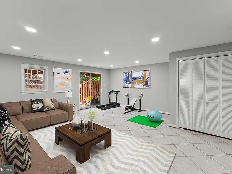 16812 Winston Ln — Photo 11