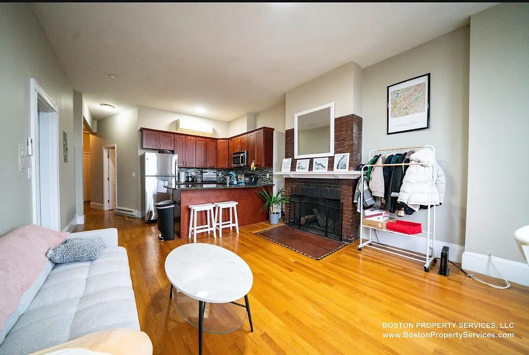 39 Bay State Rd — Photo 1