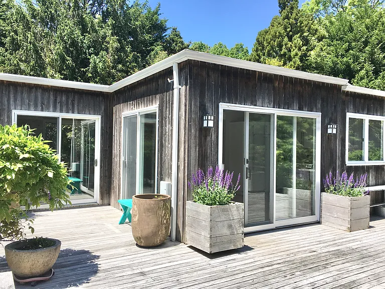 Manor Ln — Photo 19
