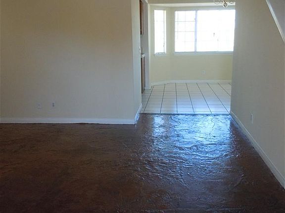 4th image of 16968 Crestview Ct