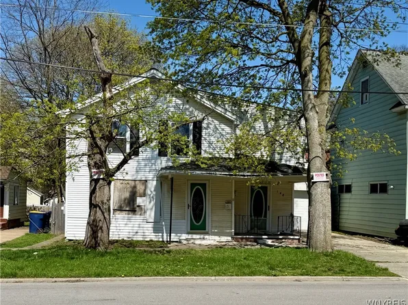 148 Chapel St, Lockport, NY 14094