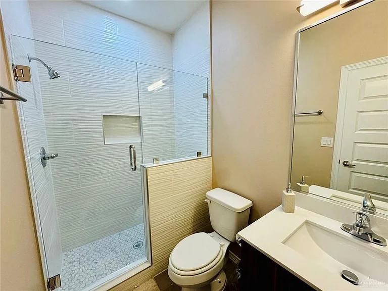 3013 W Driftwood St #1 — Photo 16