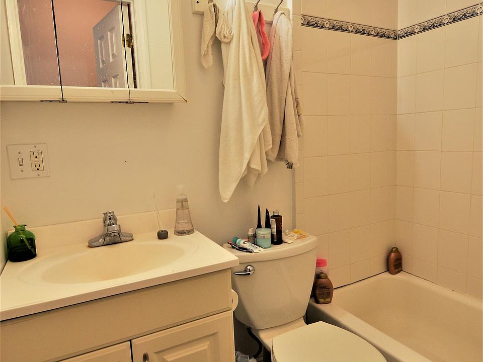 2nd image of 71 Westland Ave #20