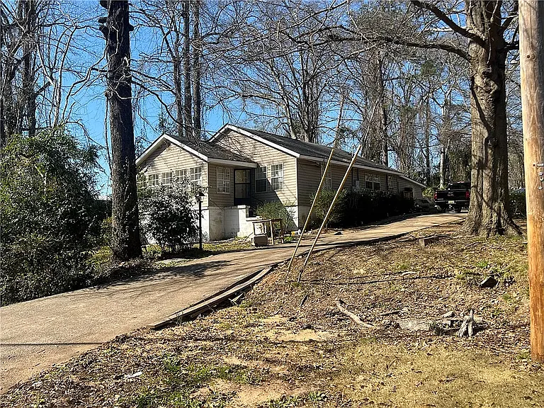 18 Brannon Ave — Photo 1