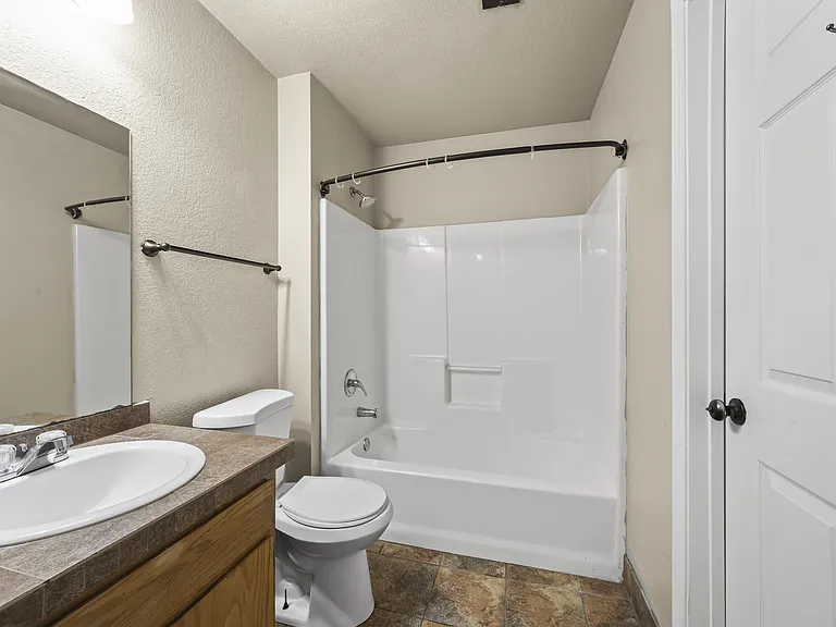 2060 N Leverett Ave #5 — Photo 13
