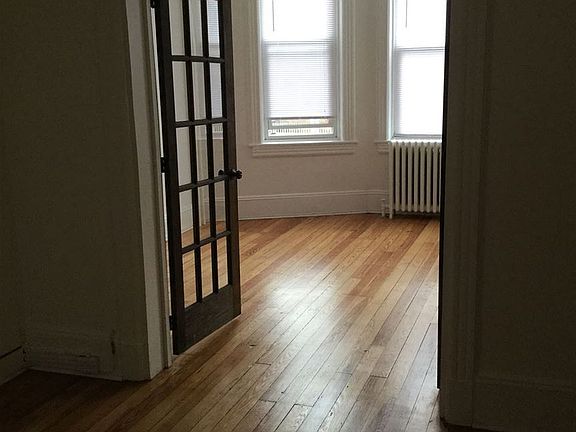 4th image of 6114 Hudson Ave #1