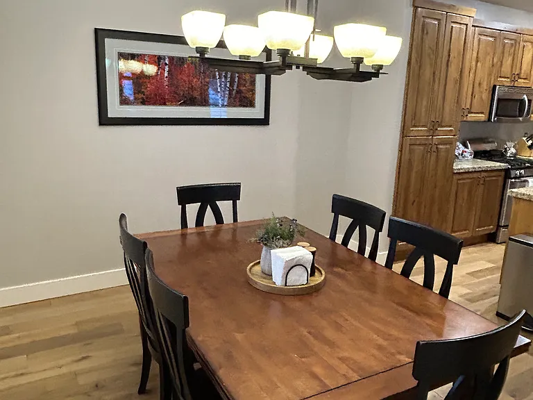 Nice size family table.