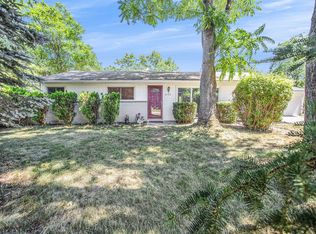 6707 Rowley Dr, Waterford, MI 48329