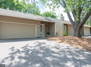964 Monterey Dr, Shoreview, MN 55126