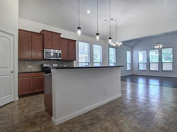 5th image of 2900 Torreya Dr