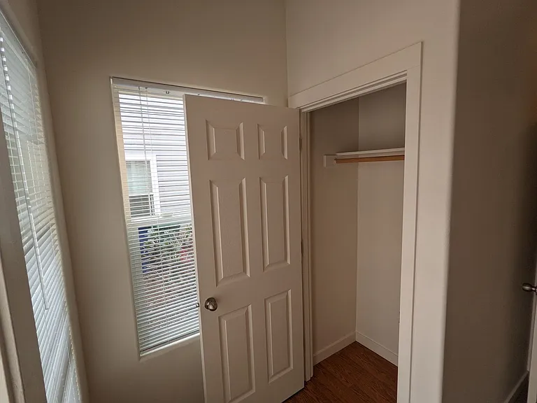 Halsey East Townhomes — Photo 127