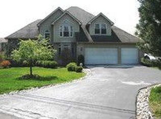300 Beverly Island Dr, Waterford, MI 48328