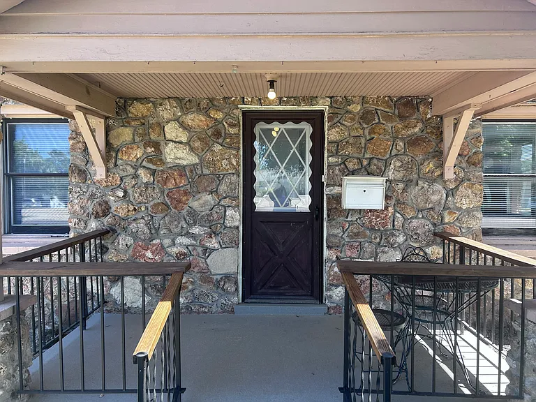 205 N Smith St — Photo 9