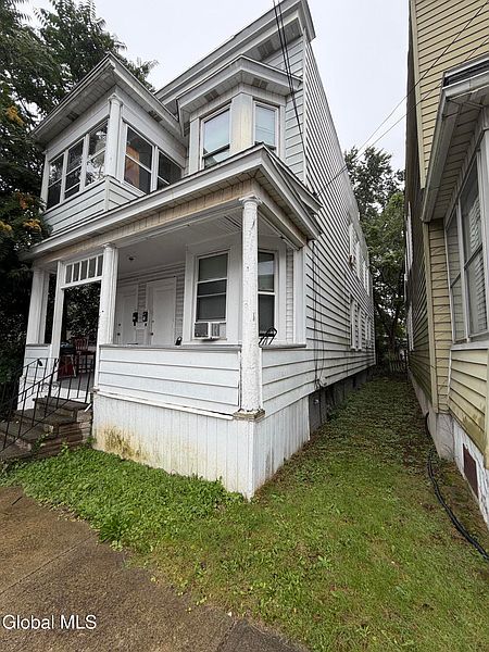 2nd image of 282 Second Avenue