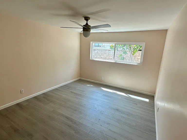 521 N Hemet St — Photo 12