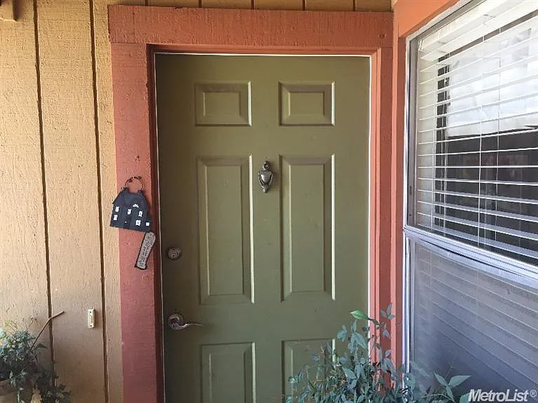 496 Cherry Ln APT F photo 1