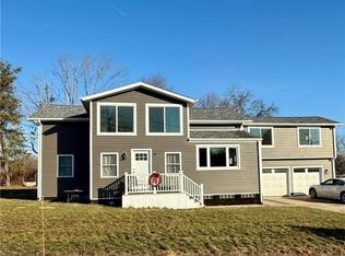 28 Kitchener St, Tiverton, RI 02878