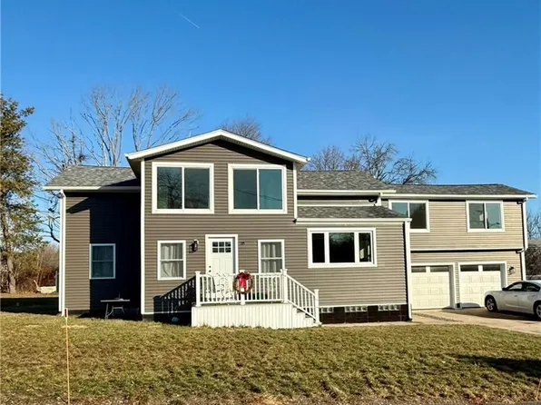 28 Kitchener St, Tiverton, RI 02878