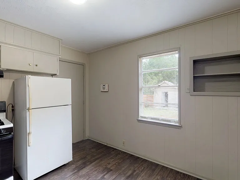 2702 Bolivar St — Photo 4