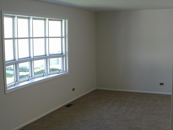 3rd image of 1835 W Thornwood Ln
