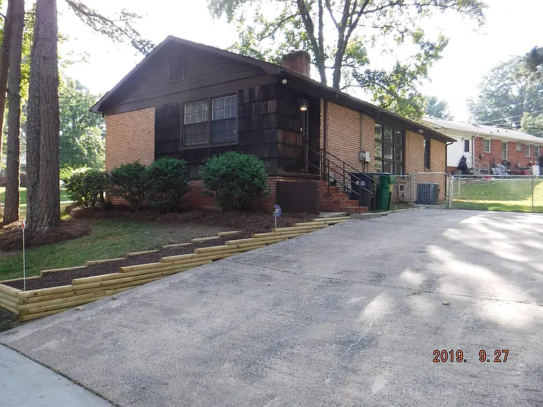 2400 Cartwright Pl — Photo 2