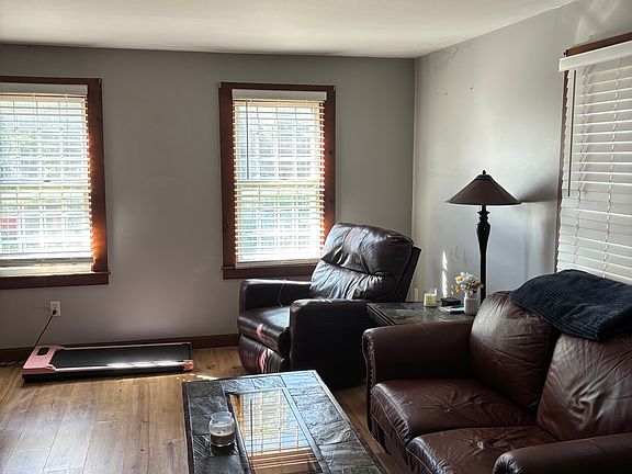 4th image of 4 Tanyard Ln Floor 1