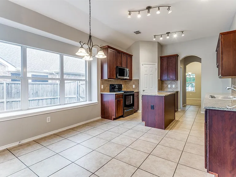 141 Arbordale Way — Photo 9