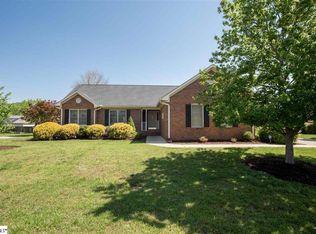 300 Tearose Ln, Simpsonville, SC 29681