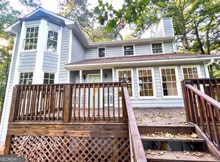 1091 Lake Dr, Snellville, GA 30039
