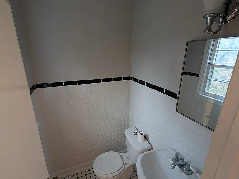 618 Morreene Rd — Photo 8