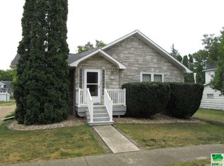 917 6th Ave, Sheldon, IA 51201