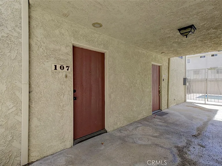7409 Woodman Ave — Photo 5