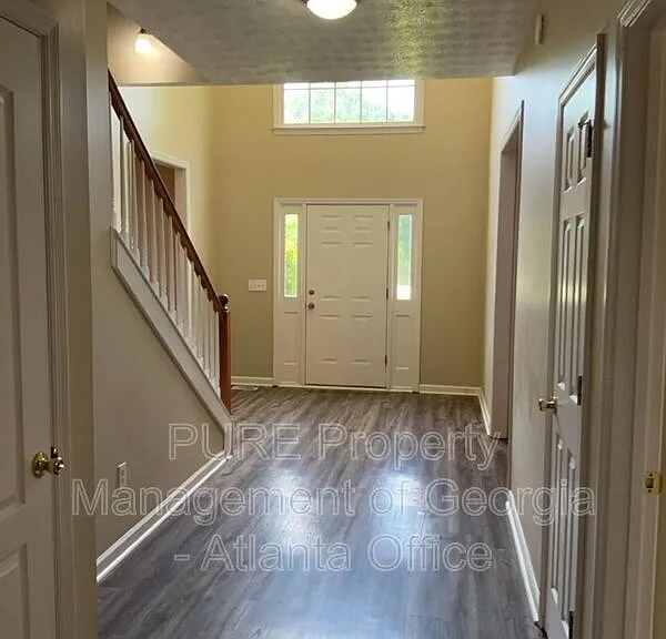 3213 Southridge — Photo 3