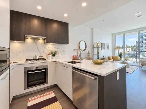 567 Clarke Rd #609, Coquitlam, BC V3J 0K7