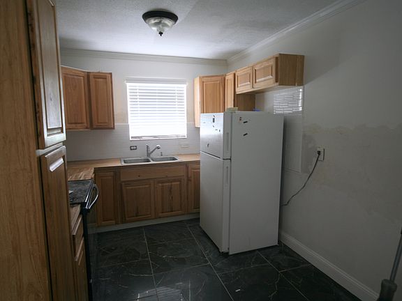 4th image of 3002 DALEHURST Drive W
