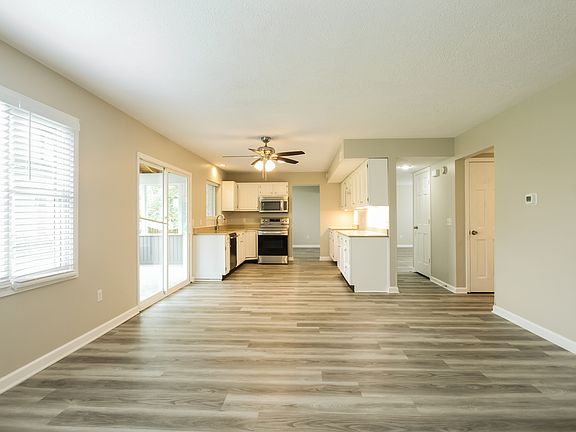 5th image of 805 Timber Creek Dr