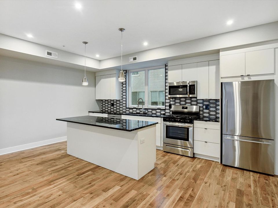 1st image of 2633 Annin St #3