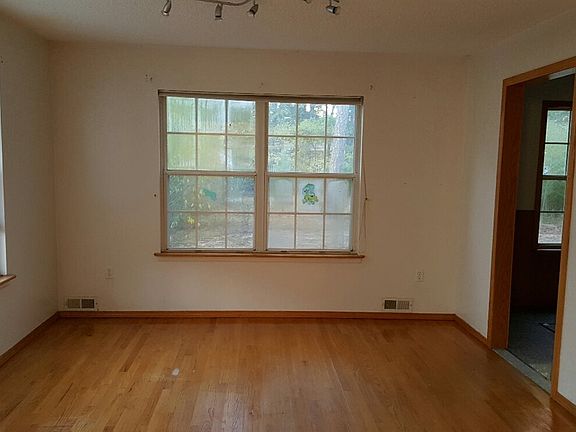 3rd image of 374 E Cos Cob Dr