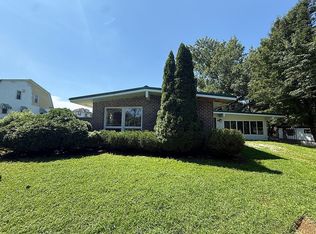 106 Florida St, Sistersville, WV 26175