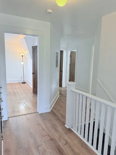 Student Housing -2 Bedroom Apt — Photo 3