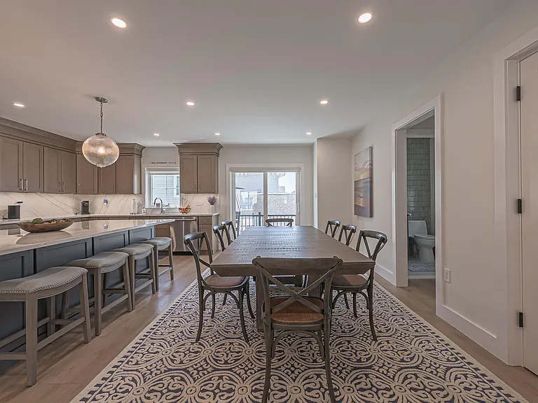 26 S Rosborough Ave — Photo 7