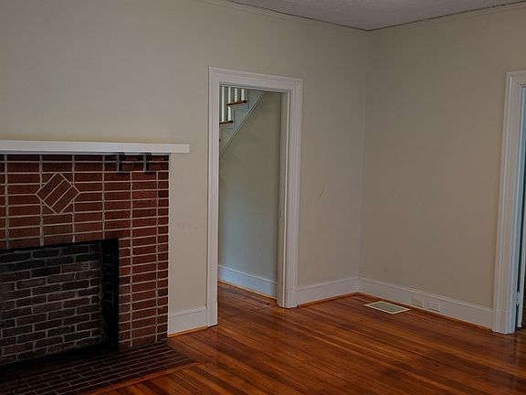 4th image of 2310 Franklin Tpke